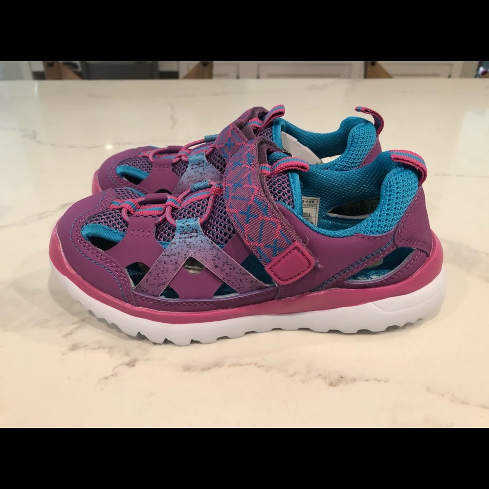 Girls shoes
